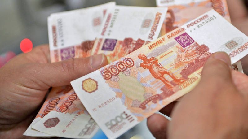 Россиянам рассказали, кому полагаются "почетные" выплаты
