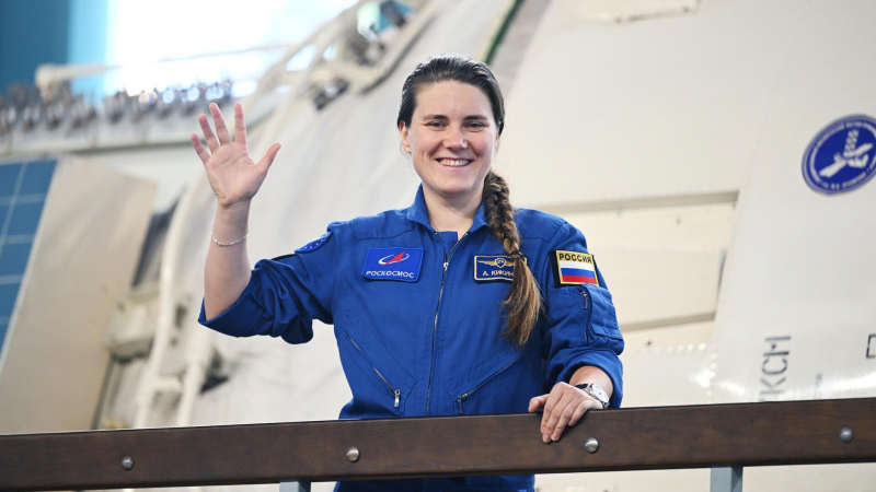 Анна Кикина заявила, что предпочитает зваться космонавтом