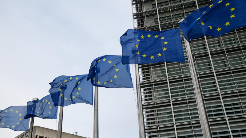 ЕС может выделить Украине сто миллиардов евро, пишут СМИ