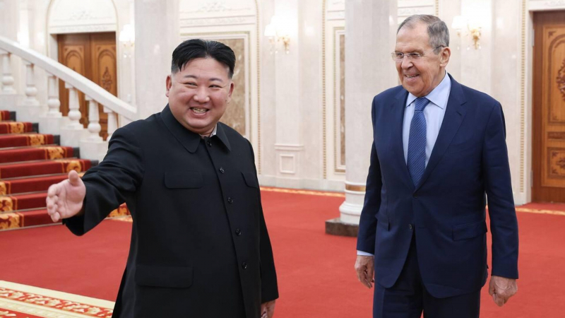 Лавров заявил, что его не волнует паника на Западе из-за его визита в КНДР