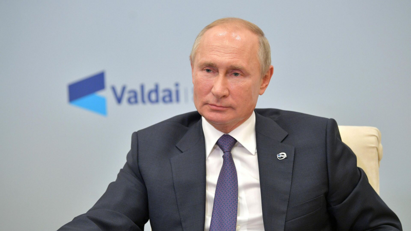 Путин назвал приоритетные задачи в области демографии