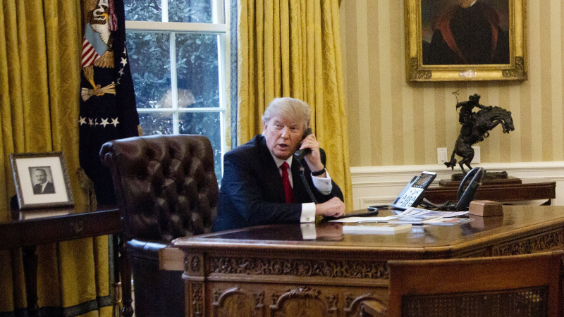 Трамп заявил, что провел разговор с Путиным