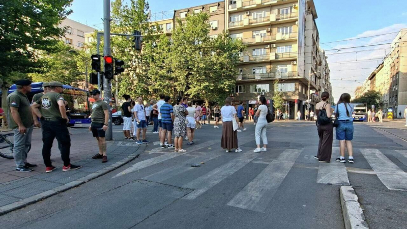 В Белграде протестующие блокируют улицы и транспортные развязки
